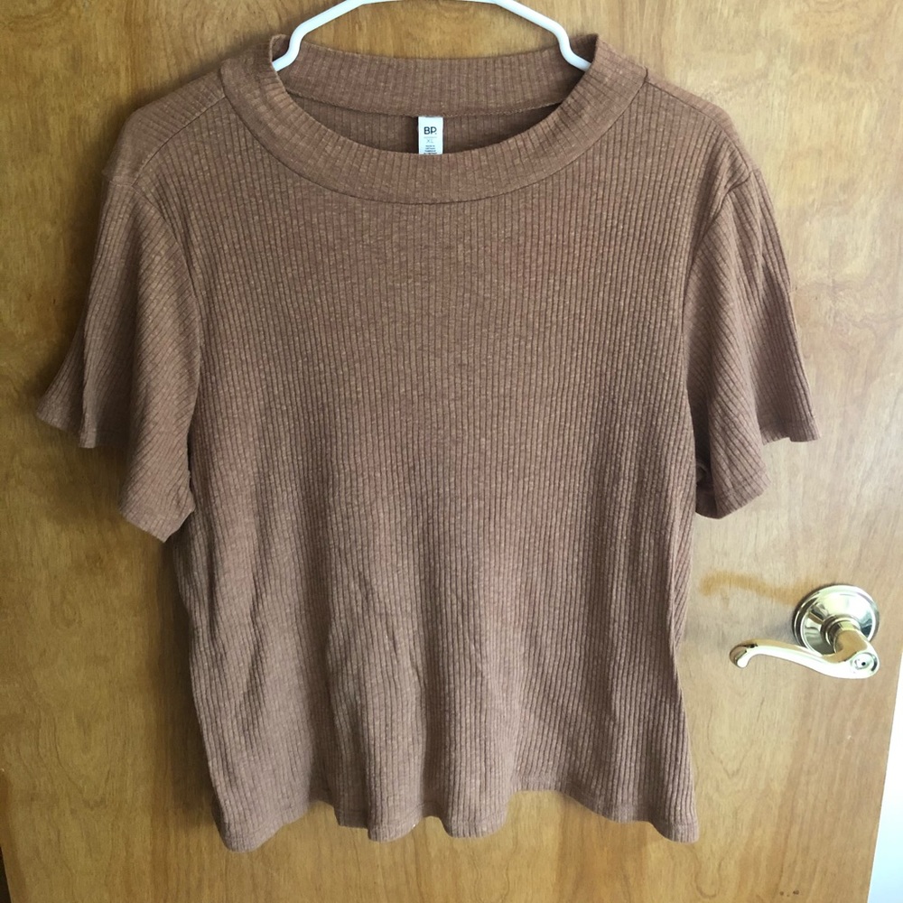 Brown tee